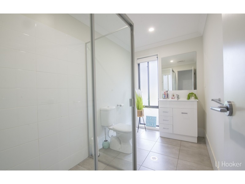 99 School Road, Grandchester QLD 4340