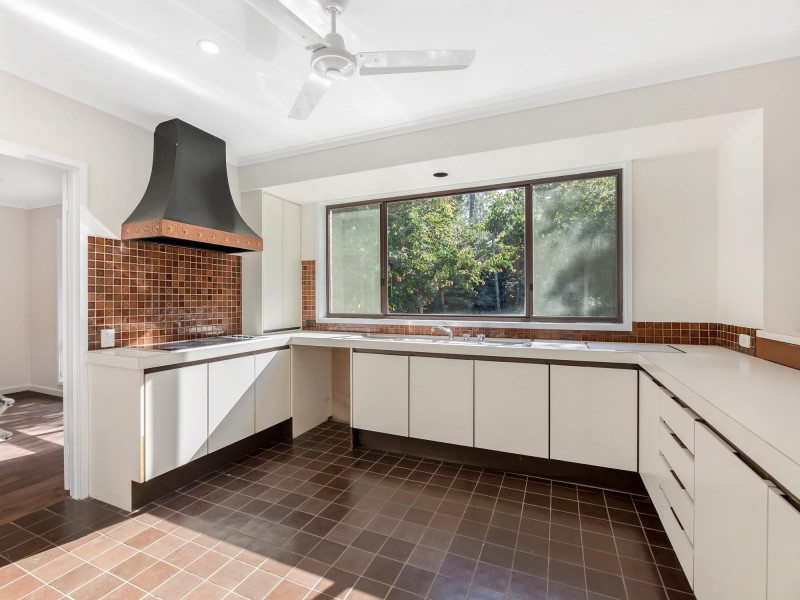 9 Bushlark Court, Bellbowrie QLD 4070