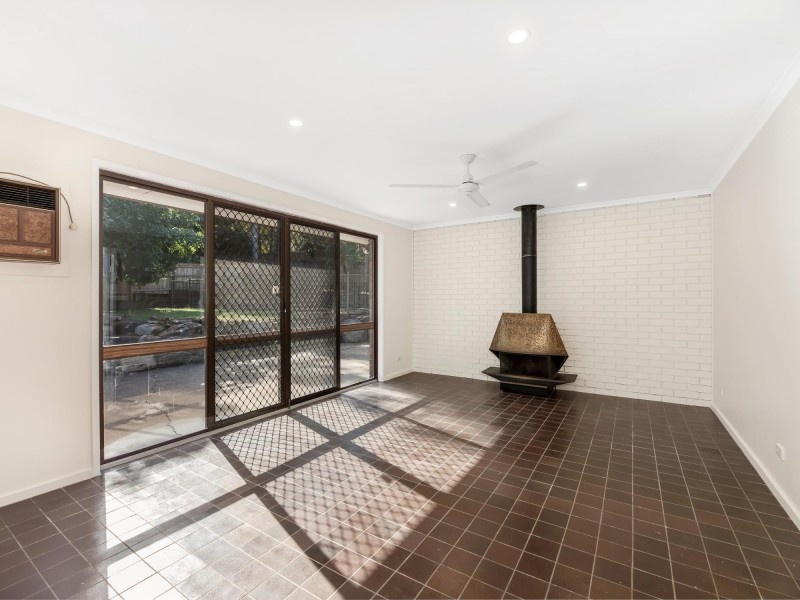 9 Bushlark Court, Bellbowrie QLD 4070