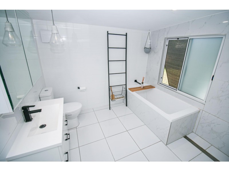 14 Stocks Lane, Walloon QLD 4306