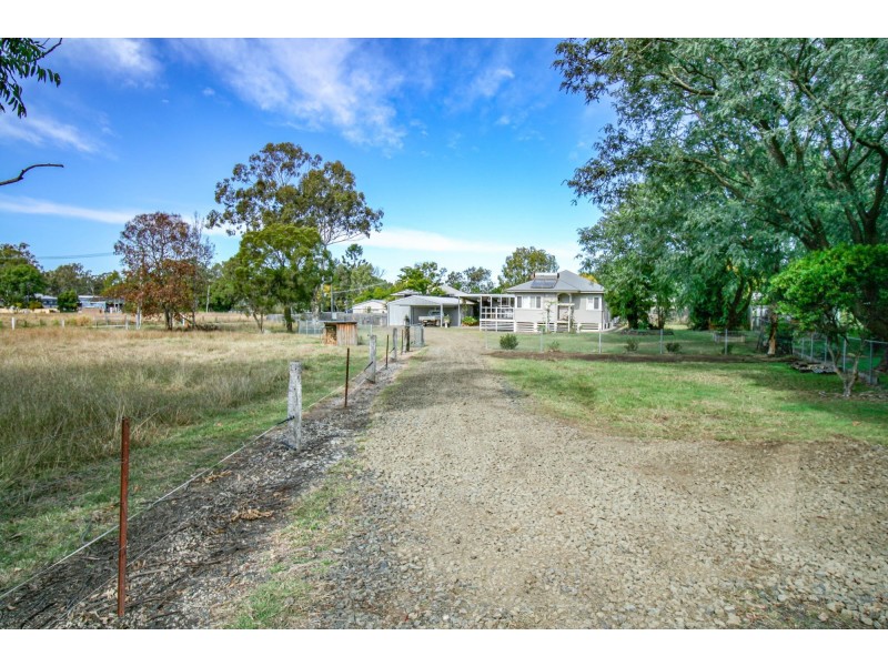14 Stocks Lane, Walloon QLD 4306