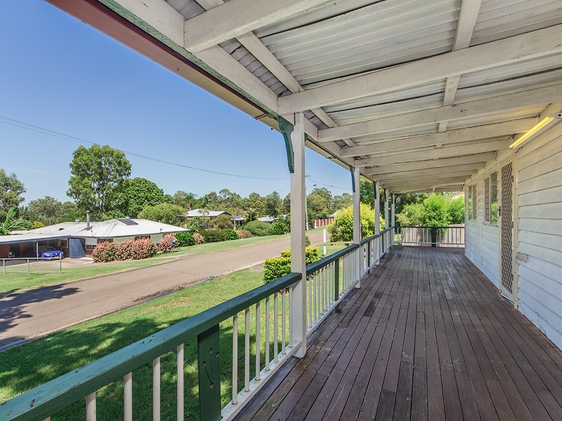 15 Short Street, Walloon QLD 4306