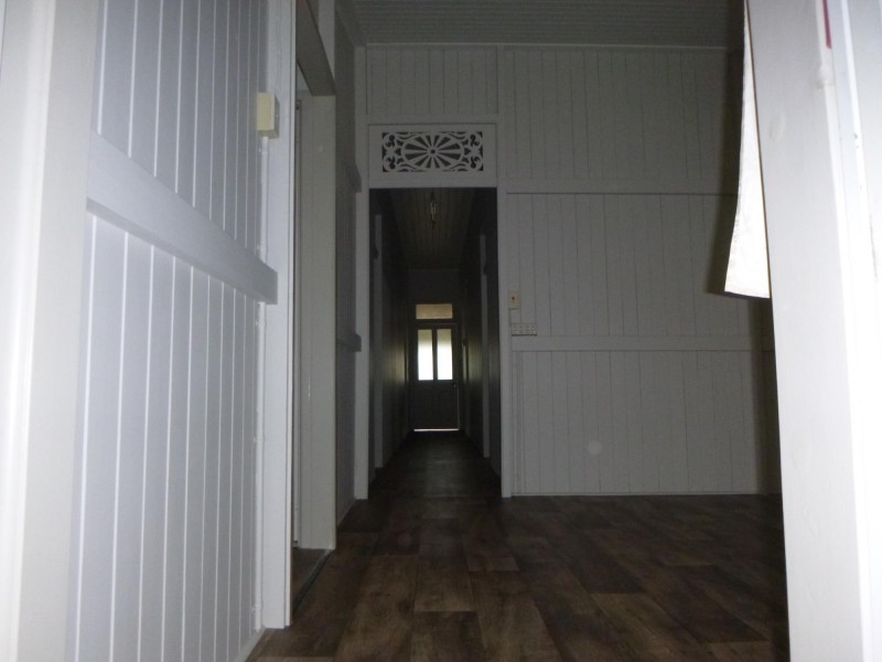 27 The Terrace, North Ipswich QLD 4305