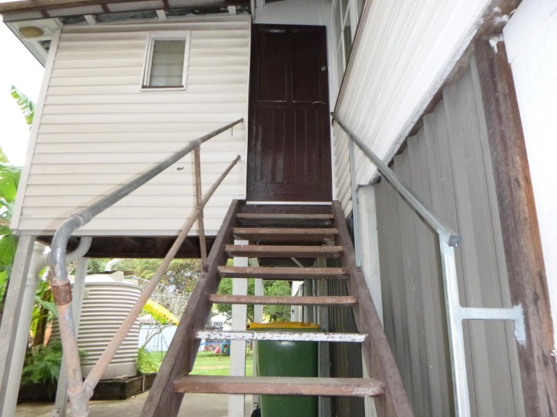 27 The Terrace, North Ipswich QLD 4305