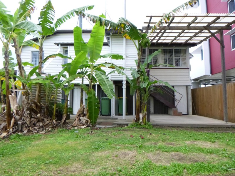 27 The Terrace, North Ipswich QLD 4305