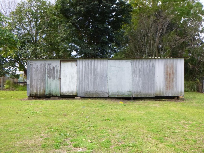 27 The Terrace, North Ipswich QLD 4305