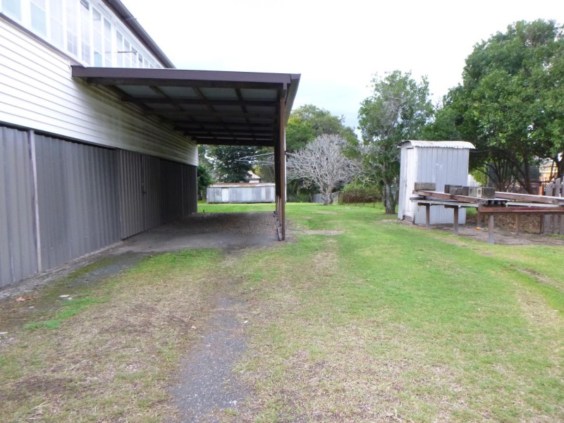 27 The Terrace, North Ipswich QLD 4305