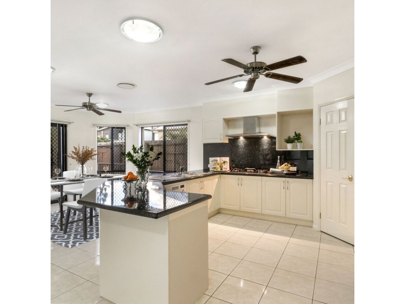 5 Coopers Close, Sinnamon Park QLD 4073