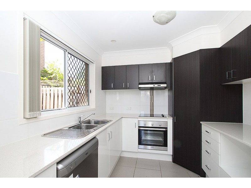 2/43 River Road, Bundamba QLD 4304