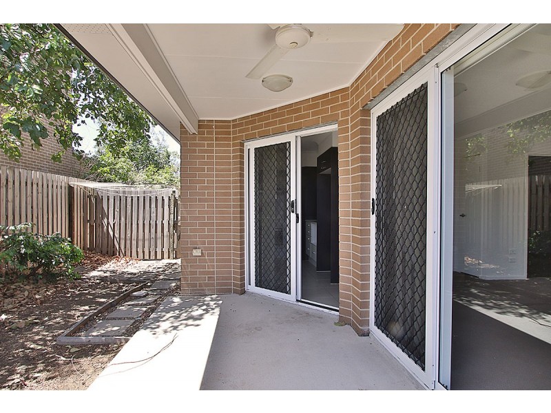 2/43 River Road, Bundamba QLD 4304