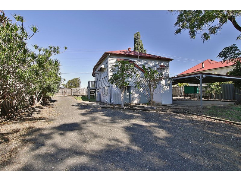 142 Blackstone Road, Silkstone QLD 4304