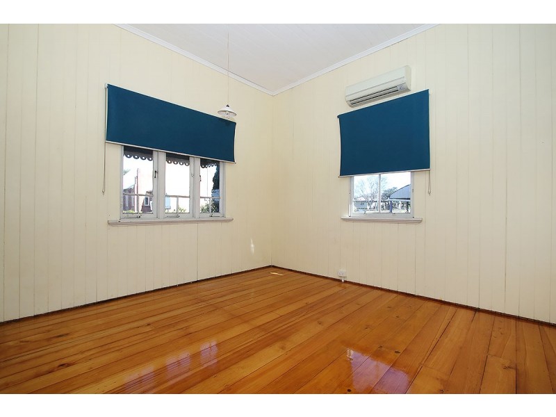 142 Blackstone Road, Silkstone QLD 4304