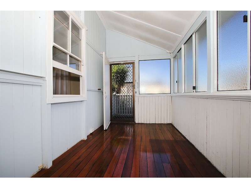 142 Blackstone Road, Silkstone QLD 4304