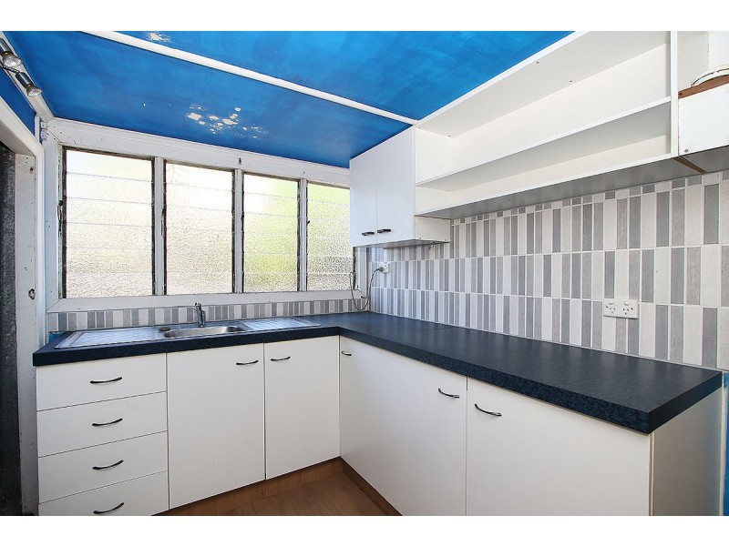 142 Blackstone Road, Silkstone QLD 4304