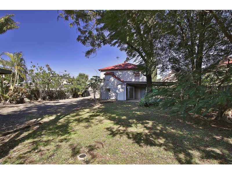 142 Blackstone Road, Silkstone QLD 4304