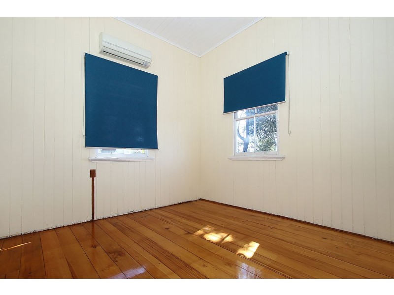 142 Blackstone Road, Silkstone QLD 4304