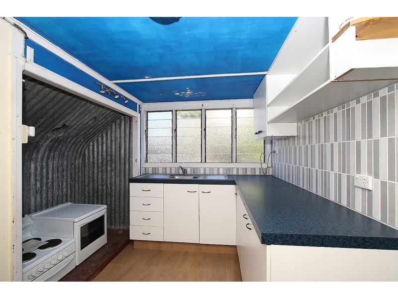 142 Blackstone Road, Silkstone QLD 4304