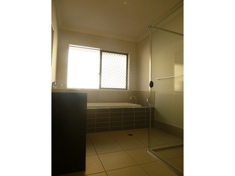 7 O’Connell Place, Bellbowrie QLD 4070