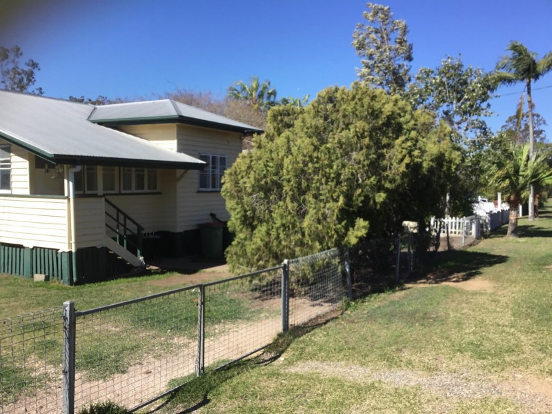 207 Pine Mountain Road, Brassall QLD 4305