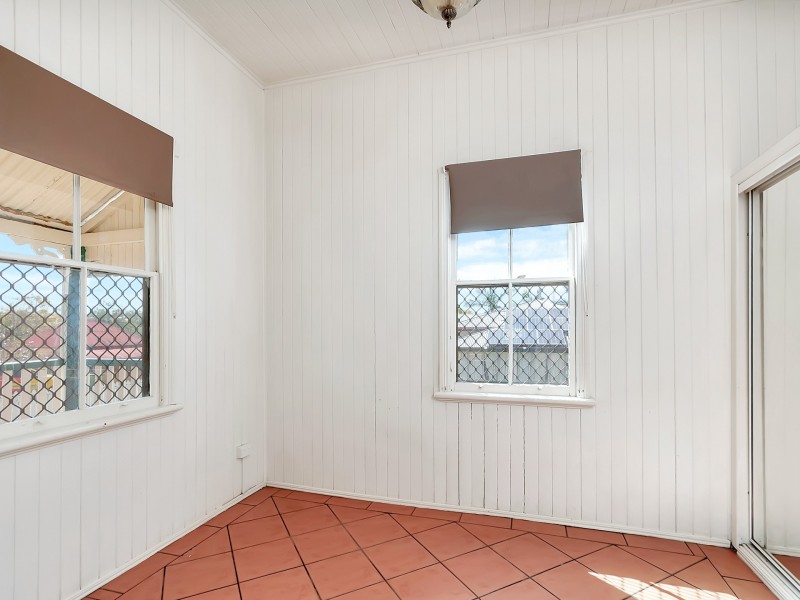 1 Eastwood Street, North Ipswich QLD 4305