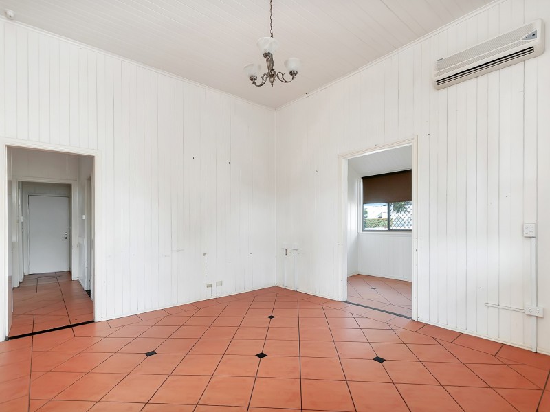 1 Eastwood Street, North Ipswich QLD 4305