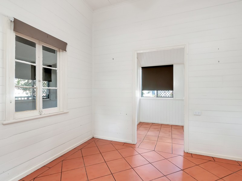 1 Eastwood Street, North Ipswich QLD 4305