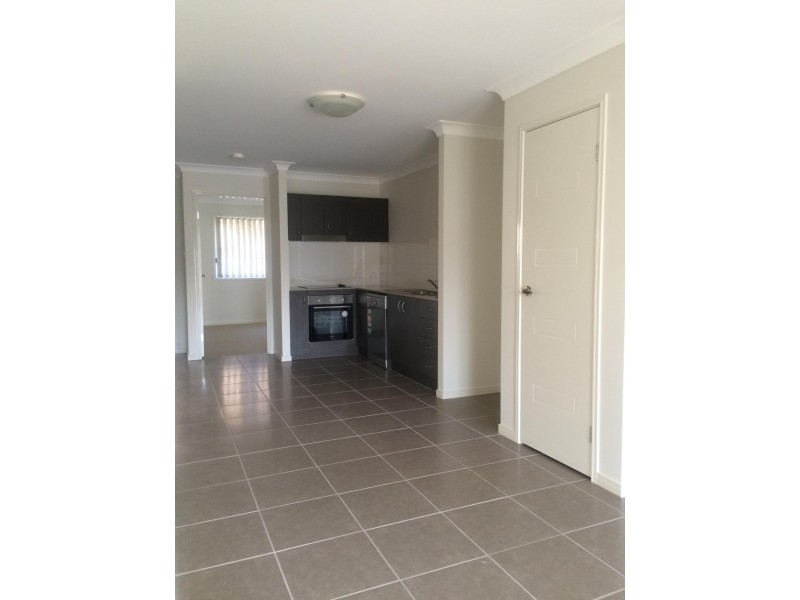 2/19 Nike Court, Wulkuraka QLD 4305