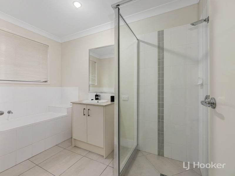 7 Cardena Drive, Augustine Heights QLD 4300