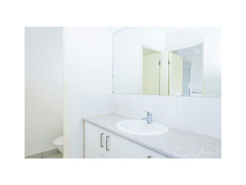 37 Peregrine Dr, Lowood QLD 4311