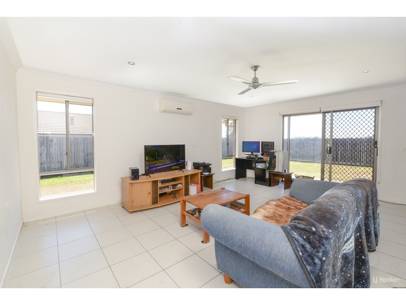 37 Peregrine Dr, Lowood QLD 4311