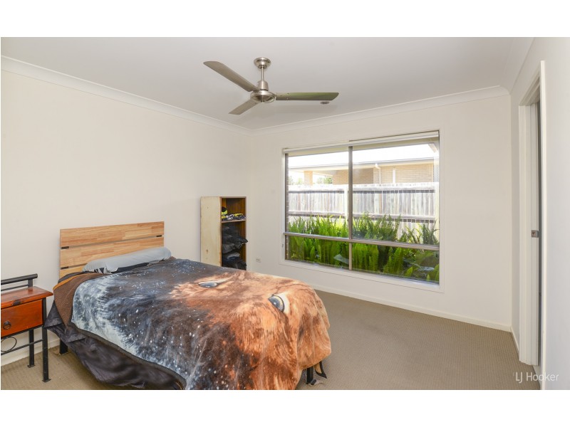 37 Peregrine Dr, Lowood QLD 4311