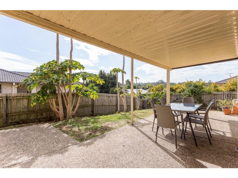 2/17 Golden Crest Pl, Bellbowrie QLD 4070