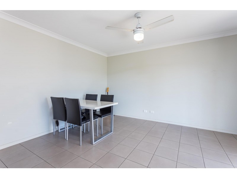 2/17 Golden Crest Pl, Bellbowrie QLD 4070