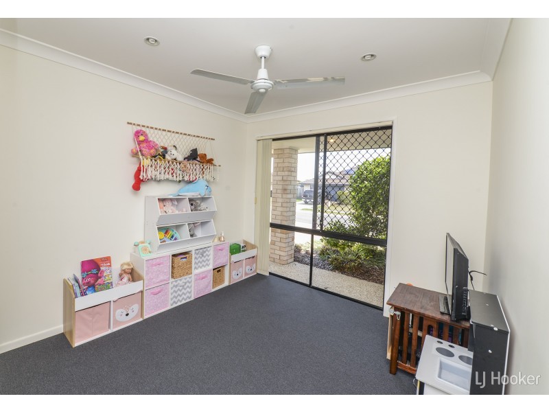 16 Wattle Crescent, Raceview QLD 4305