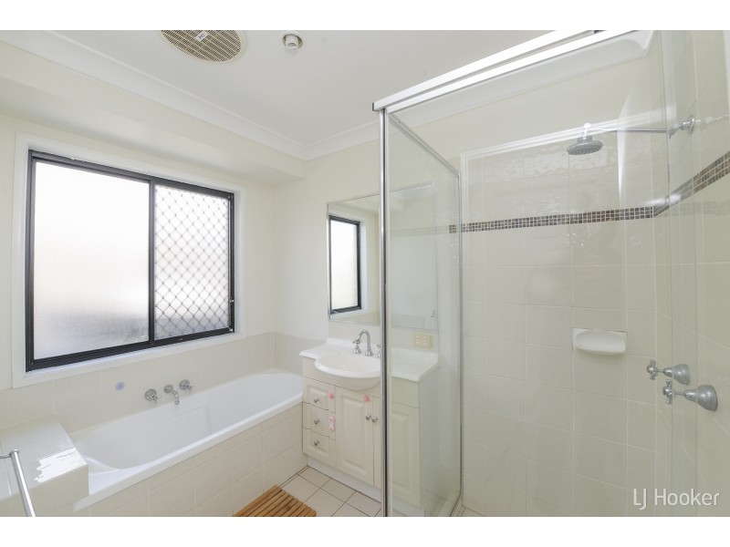 16 Wattle Crescent, Raceview QLD 4305