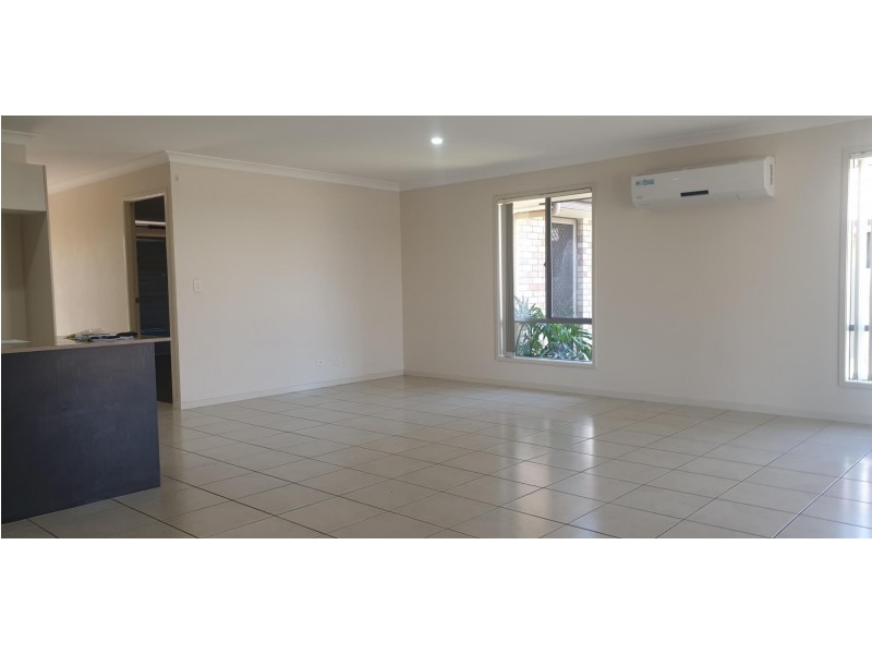 69 Vivian Hancock, North Booval QLD 4304