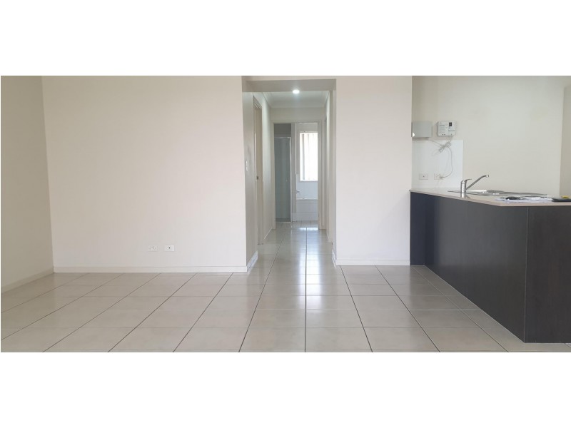 69 Vivian Hancock, North Booval QLD 4304