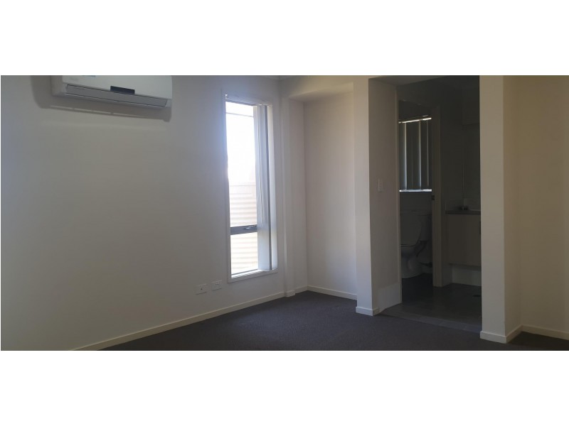 69 Vivian Hancock, North Booval QLD 4304