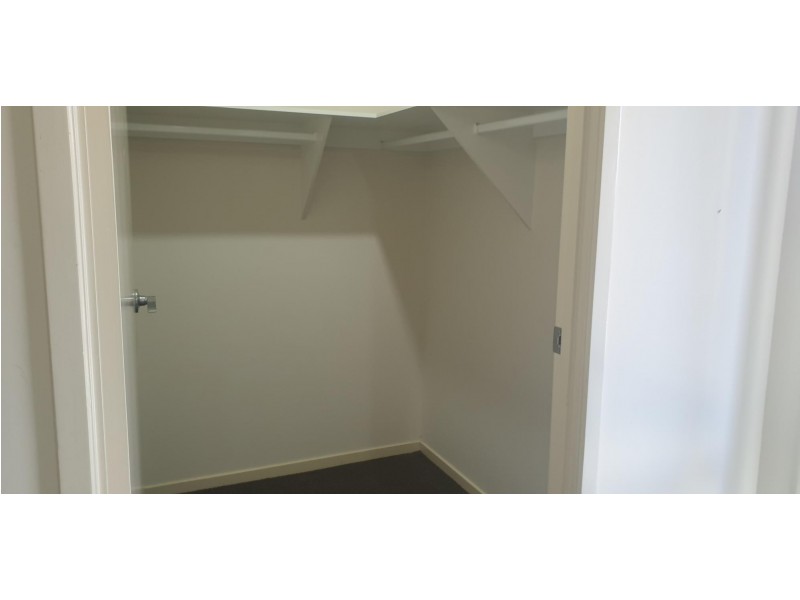 69 Vivian Hancock, North Booval QLD 4304