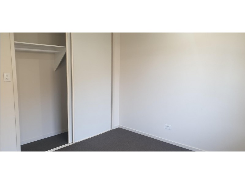 69 Vivian Hancock, North Booval QLD 4304