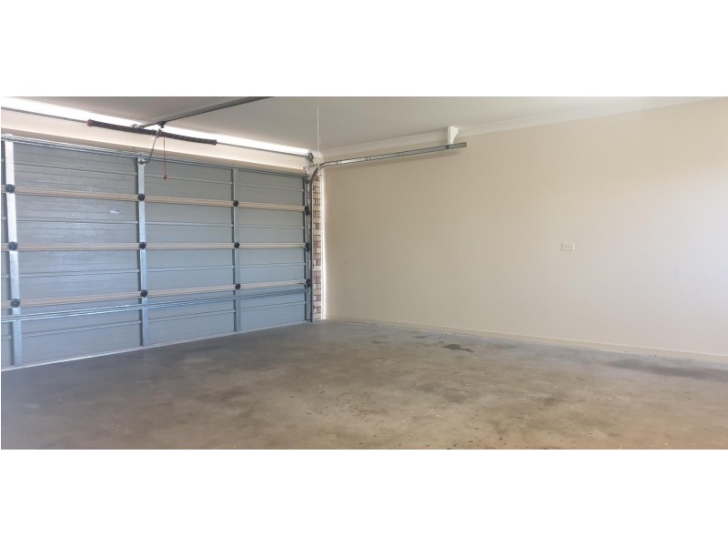 69 Vivian Hancock, North Booval QLD 4304