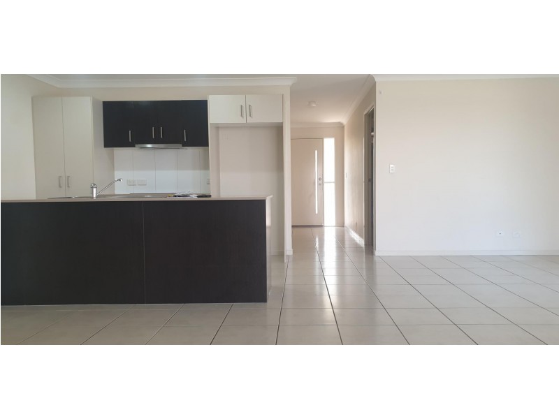 69 Vivian Hancock, North Booval QLD 4304