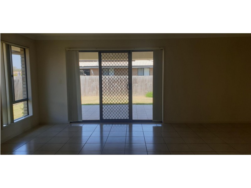 69 Vivian Hancock, North Booval QLD 4304