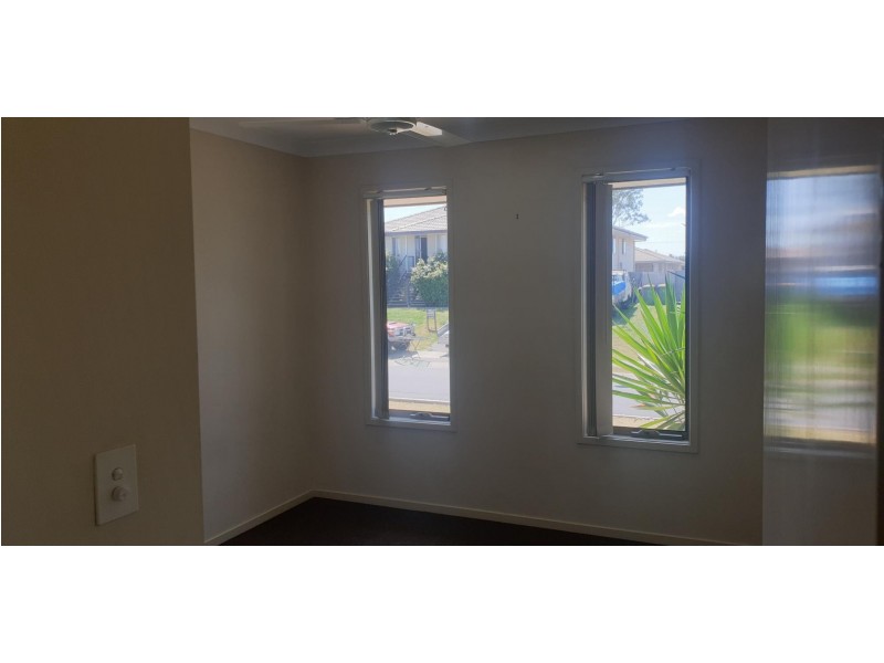 69 Vivian Hancock, North Booval QLD 4304