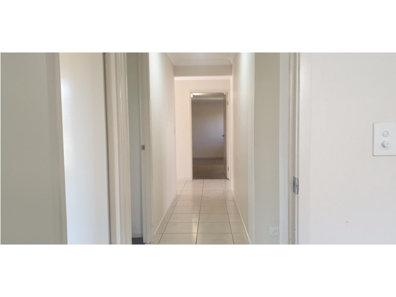 69 Vivian Hancock, North Booval QLD 4304