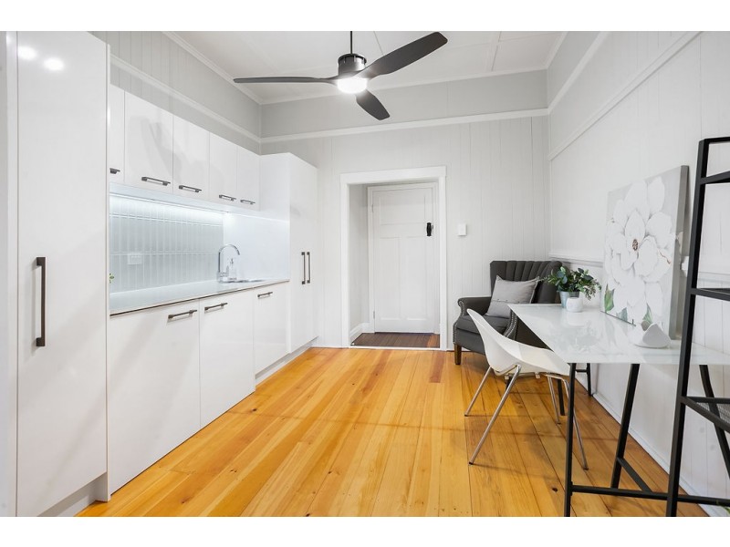 4 Marvin Street, Eastern Heights QLD 4305