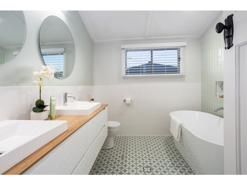 4 Marvin Street, Eastern Heights QLD 4305