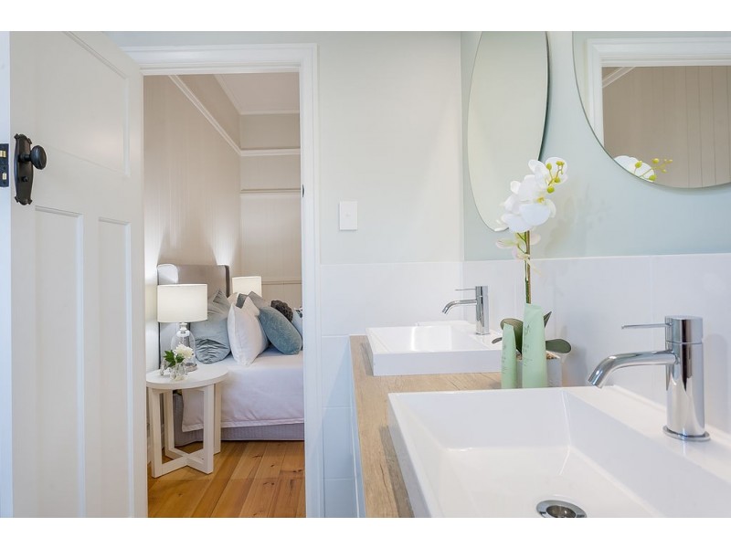 4 Marvin Street, Eastern Heights QLD 4305