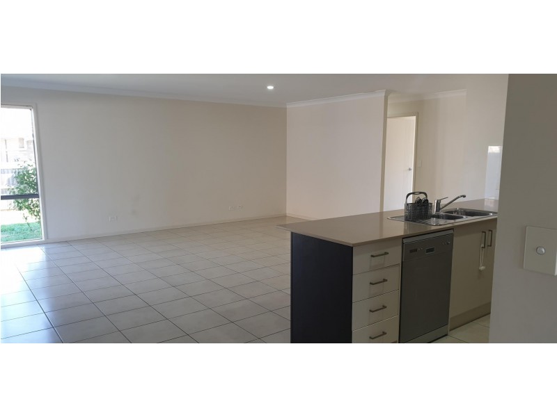 49 Oxford Street, North Booval QLD 4304