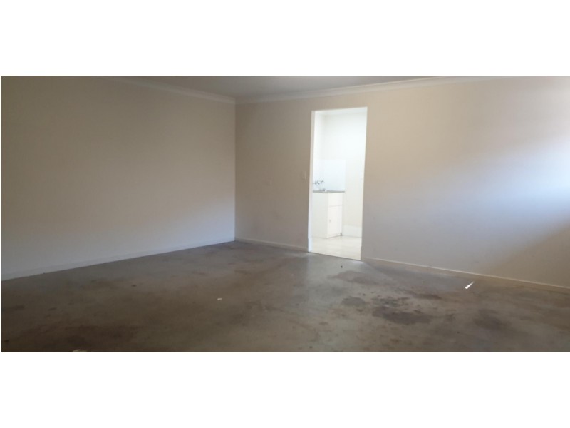 49 Oxford Street, North Booval QLD 4304